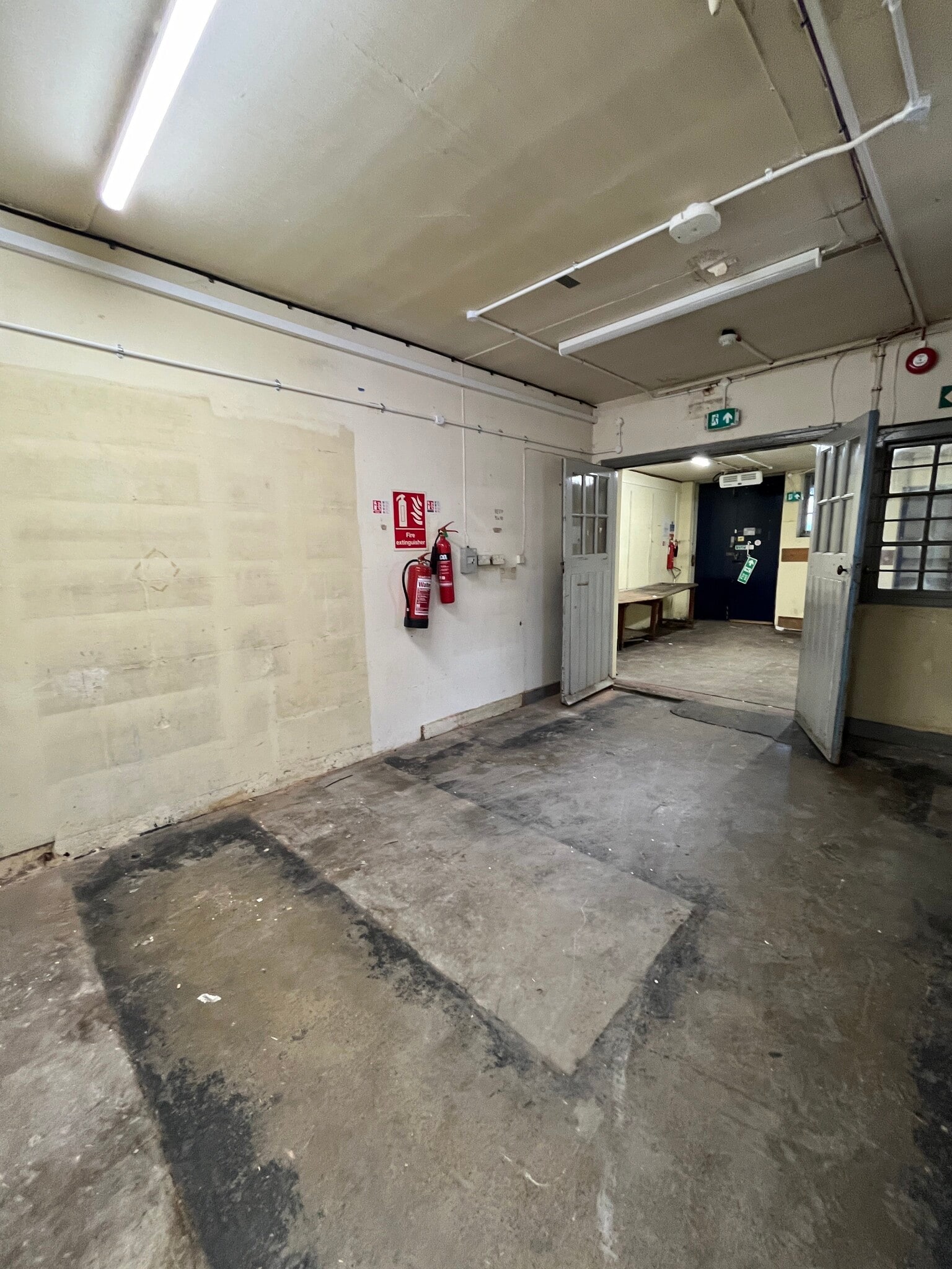 2 Station Way, Sutton for lease Interior Photo- Image 1 of 3