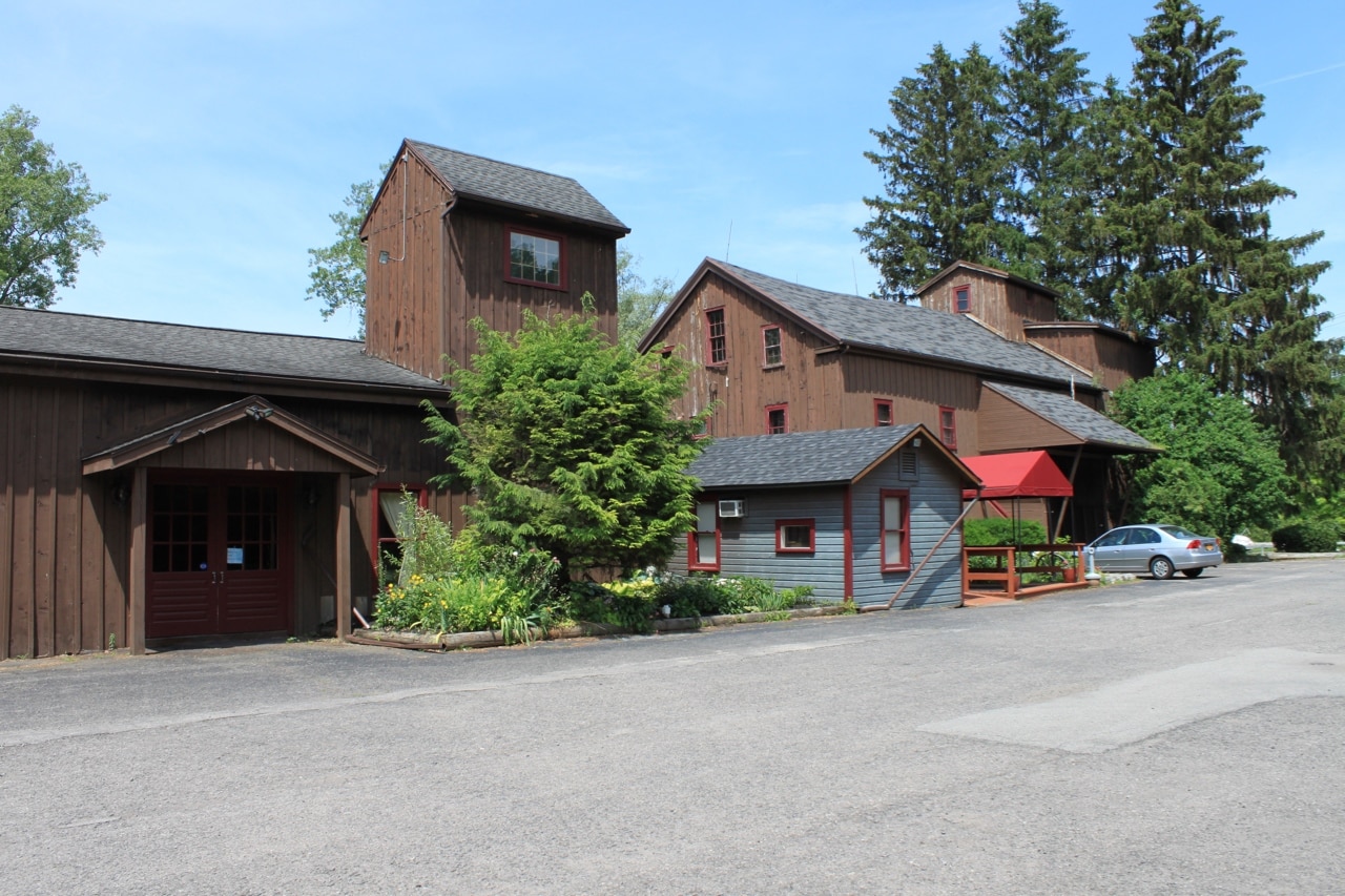 1880 Blossom Rd, Rochester, NY 14625