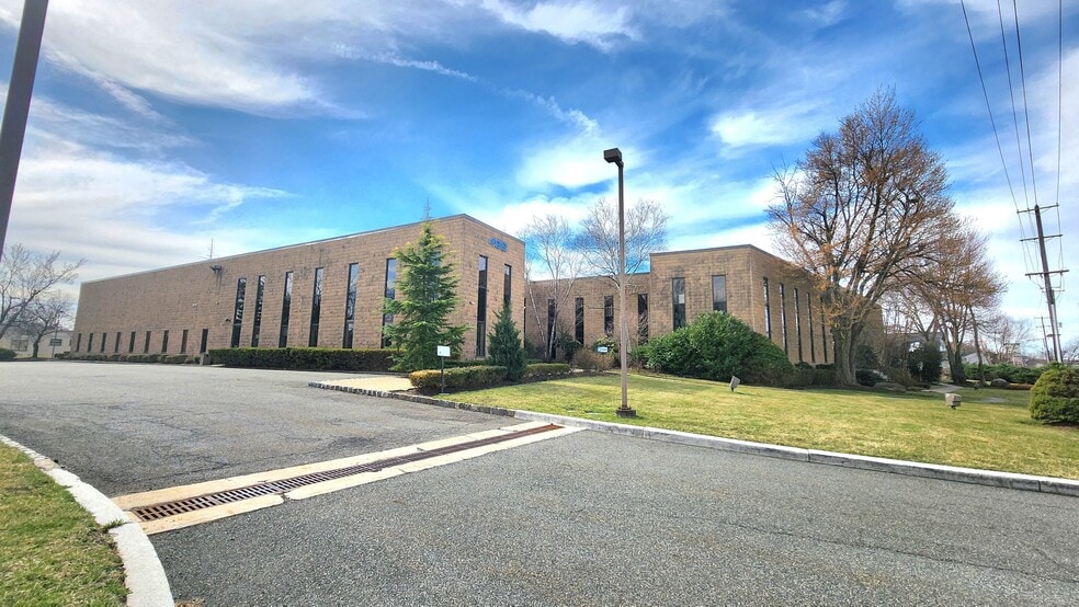 490-492 Rt 46, Fairfield, NJ for sale - Building Photo - Image 2 of 24