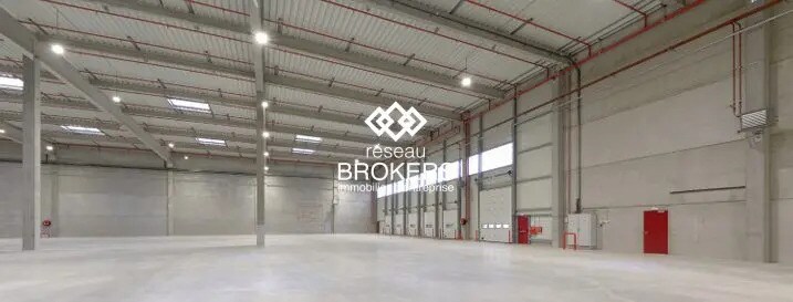 Industrial in Le Thillay for lease - Interior Photo - Image 2 of 2