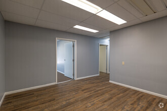 25701 N Lakeland Blvd, Cleveland, OH for lease Interior Photo- Image 2 of 4