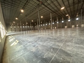 ±95,472 SF Industrial Facility - Warehouse