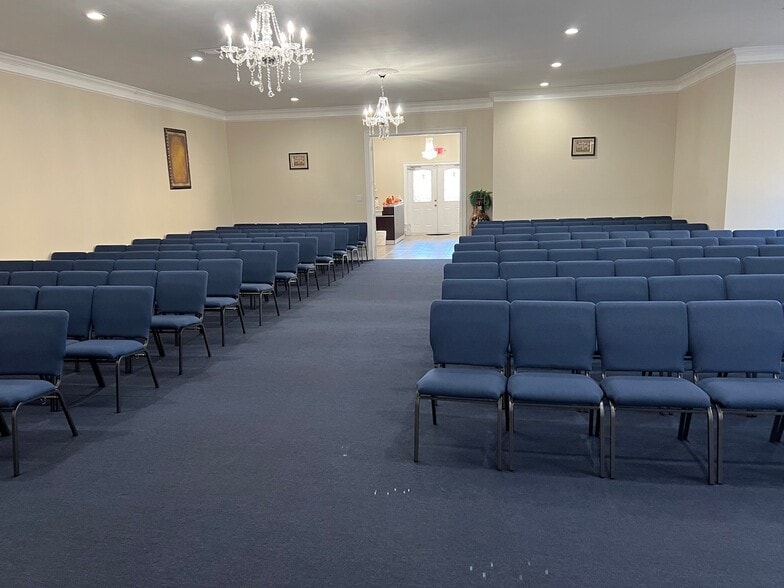 4552 Jonesboro Rd, Forest Park, GA for sale - Interior Photo - Image 3 of 6