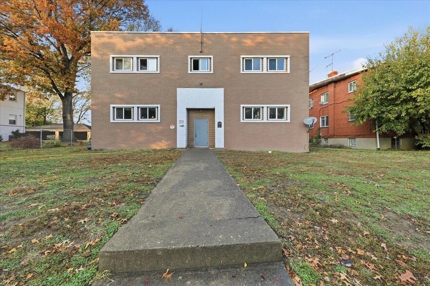 1636 Summit Rd, Cincinnati, OH for sale - Building Photo - Image 1 of 15