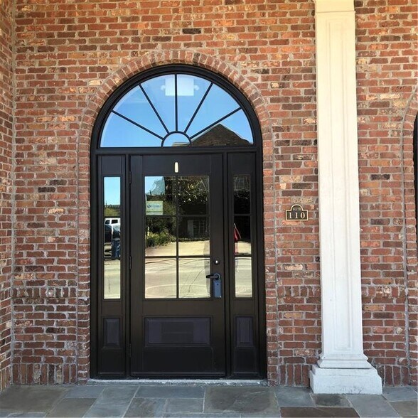 949 Ryan St, Lake Charles, LA for sale - Building Photo - Image 1 of 1