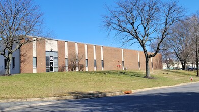 15 Cotters Ln, East Brunswick, NJ for lease Building Photo- Image 1 of 9