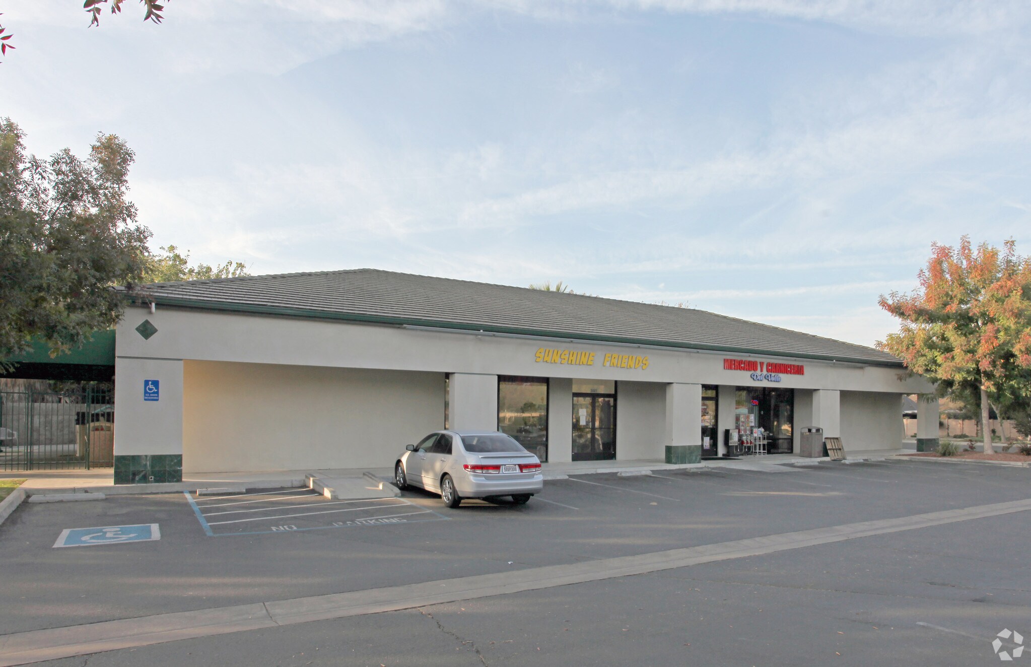 2400 N 10th Ave, Hanford, CA 93230 Northwood Plaza Shopping Center