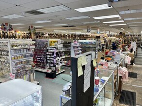 6151 Cleveland St, Merrillville, IN for lease Interior Photo- Image 2 of 3