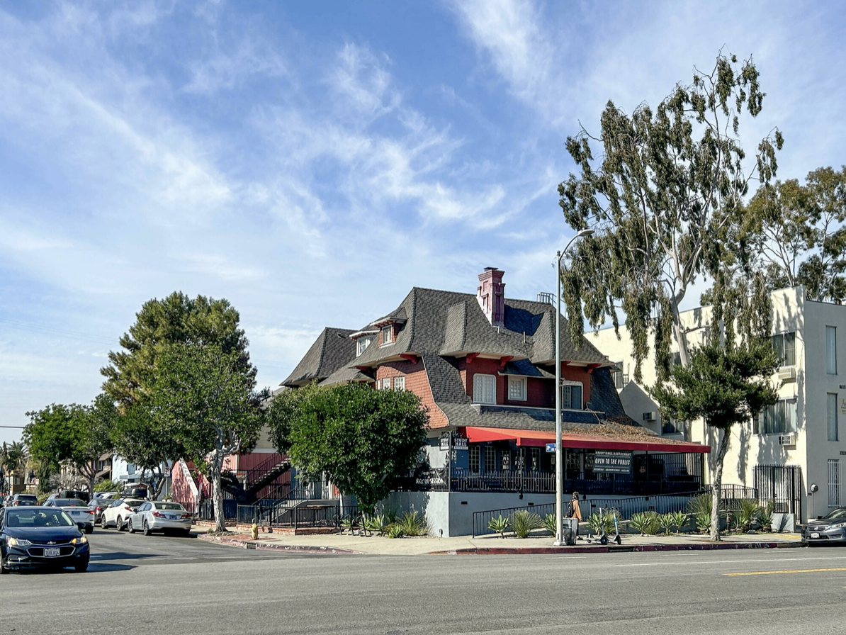 2827 S Hoover St, Los Angeles, CA for lease Building Photo- Image 1 of 9