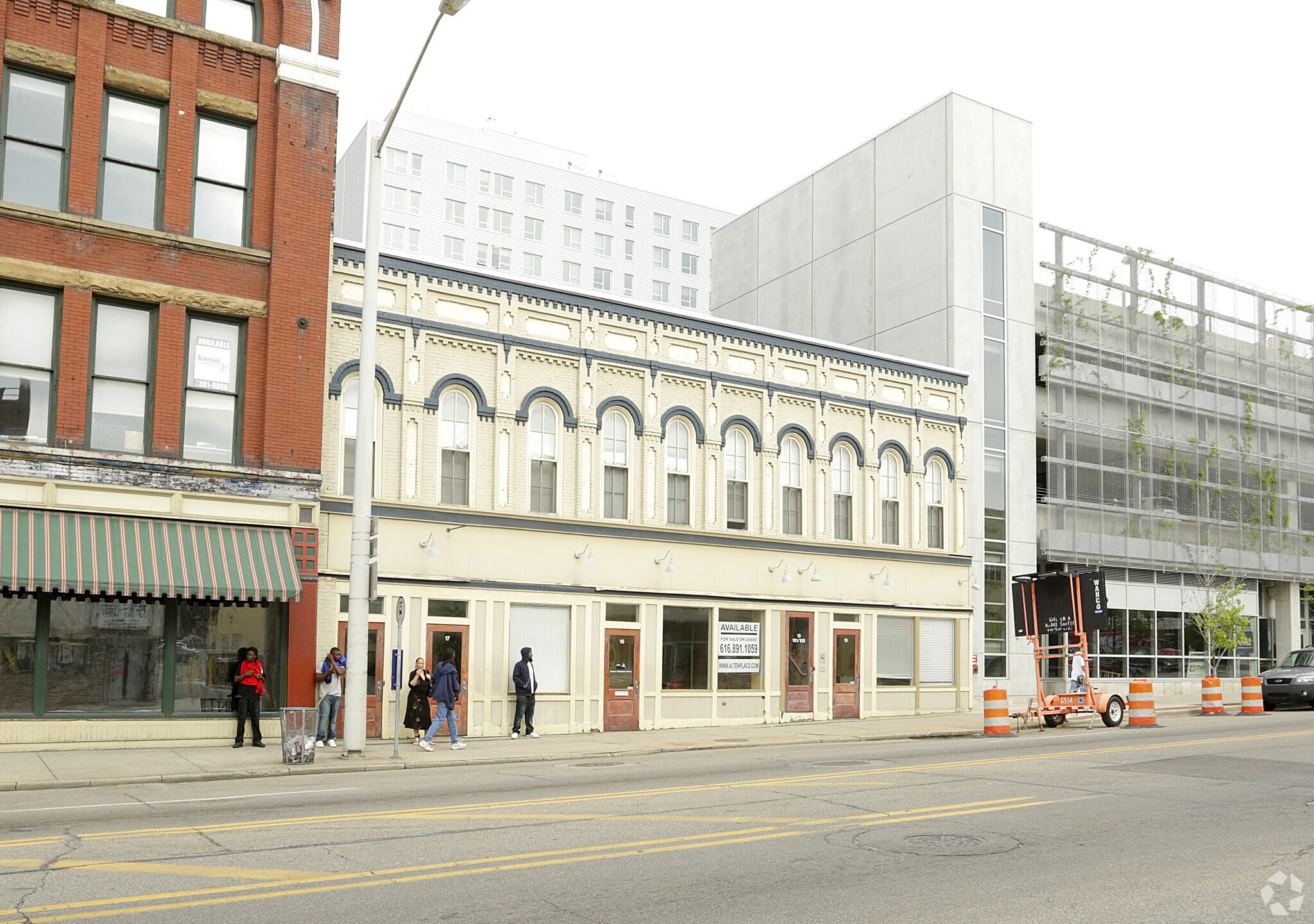 13-17 S Division Ave, Grand Rapids, MI for sale Primary Photo- Image 1 of 1