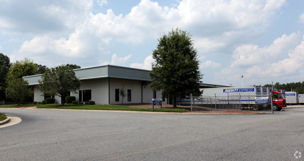 8814 W Market St, Greensboro, NC for sale - Building Photo - Image 1 of 1