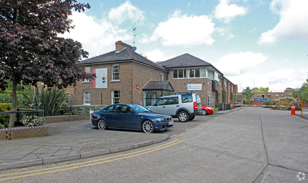 106 The Green, Twickenham for lease - Building Photo - Image 2 of 3