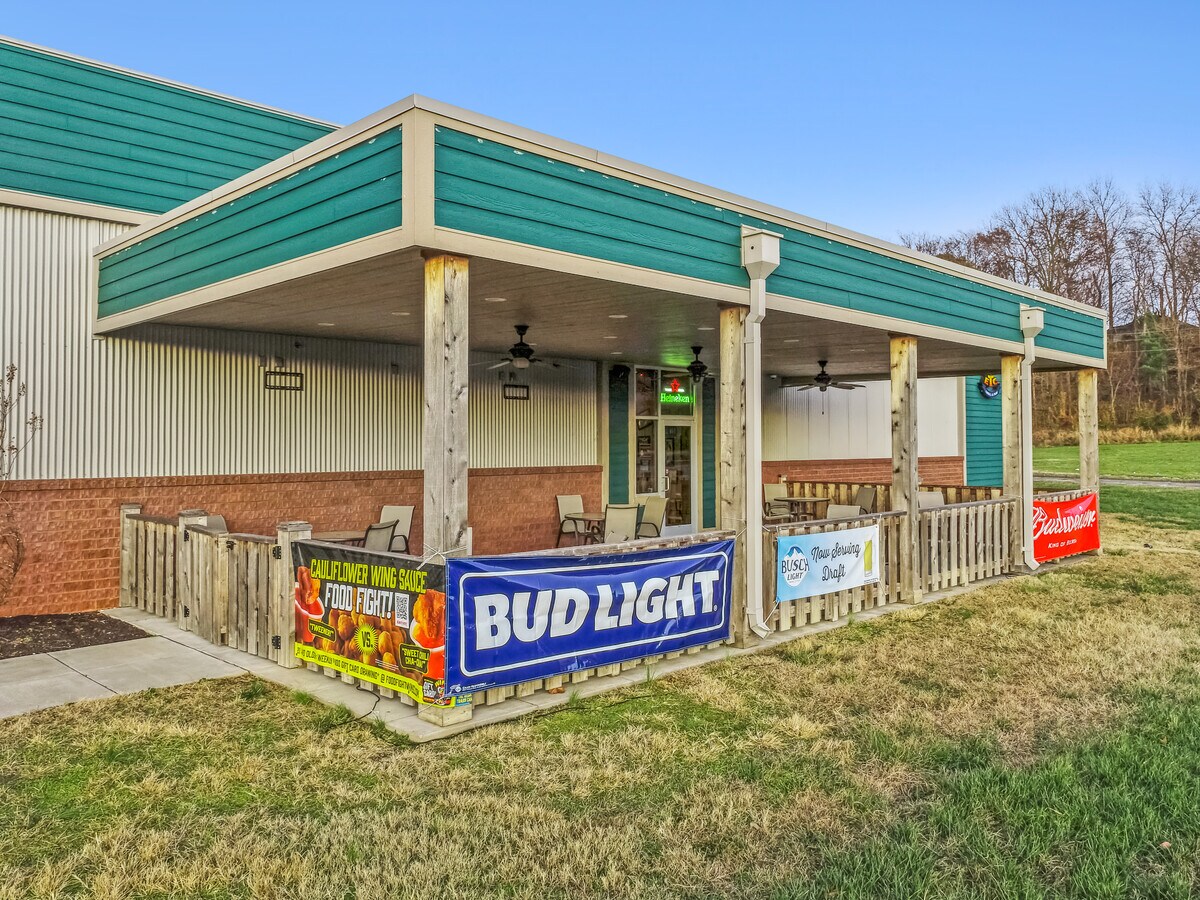 401 Walker Dr, Henderson, KY 42420 Wings ETC