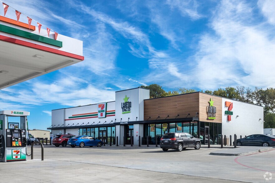 8080 Fallbrook Dr, Houston, TX 77064