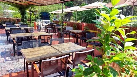 Retail in Saint-Cyr-sur-Mer for sale - Building Photo - Image 3 of 5