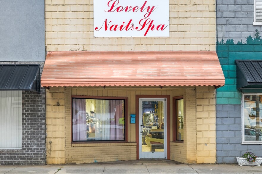 144 E Broadway, Newport, TN for sale - Building Photo - Image 1 of 15