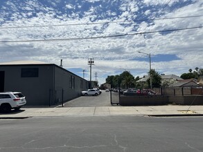 611 W Fremont St, Stockton, CA for lease Building Photo- Image 2 of 4