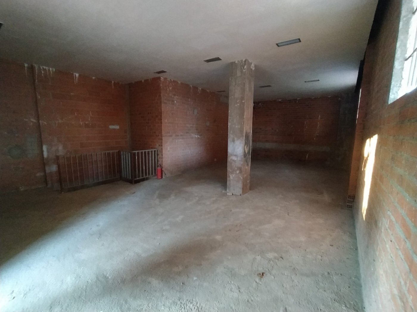 Retail in Cáceres for sale Building Photo- Image 1 of 6