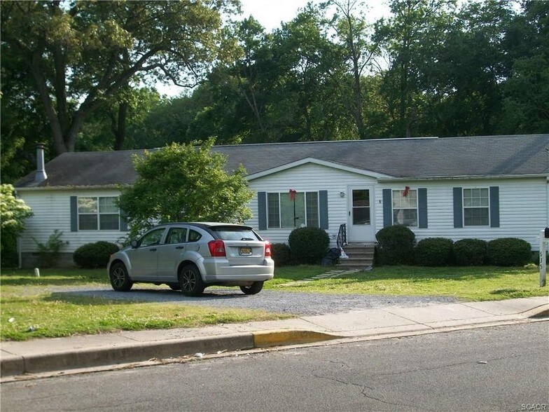 635 Center St, Laurel, DE for sale - Primary Photo - Image 1 of 1