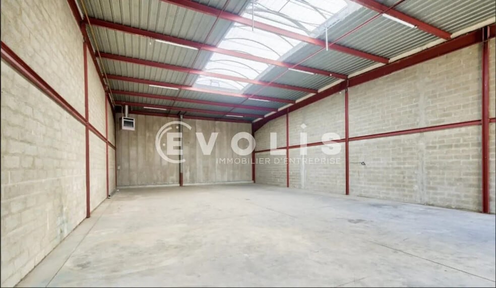 22 Rue Gutenberg, Bondoufle for lease - Interior Photo - Image 3 of 13