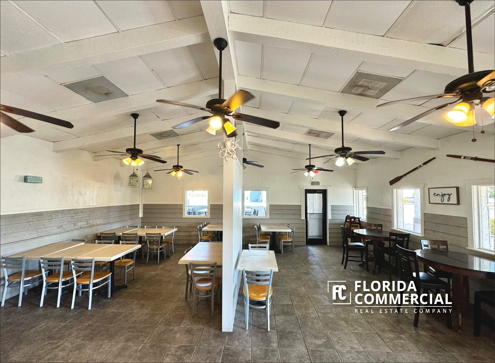 300 SW Federal Hwy, Stuart, FL for sale Interior Photo- Image 1 of 14