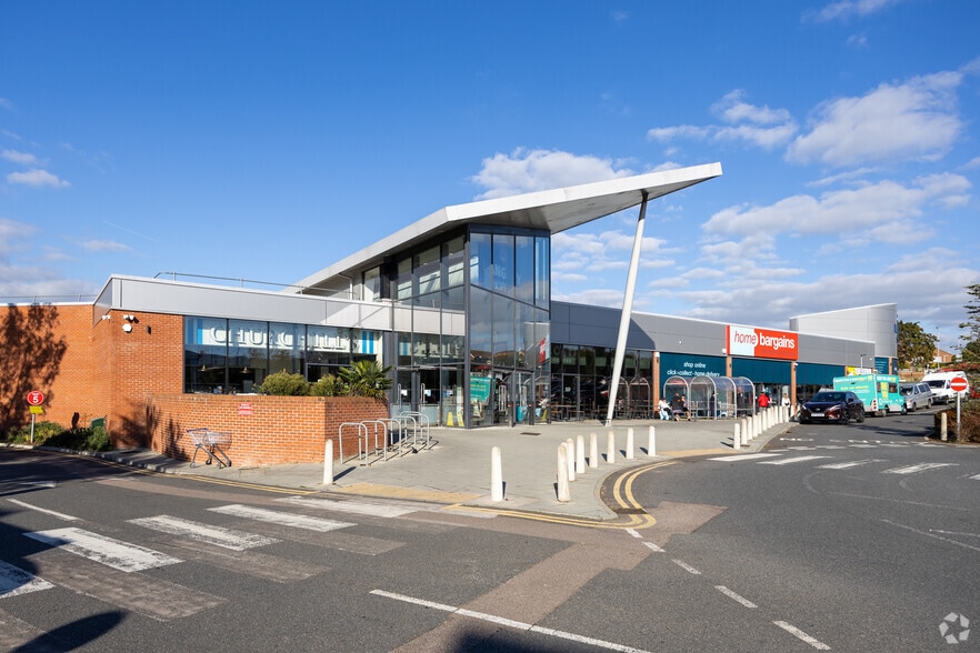 Kingfisher Dr, Eastbourne for lease - Primary Photo - Image 1 of 5