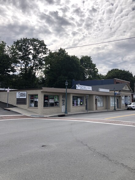 192-200 Main St, Nanuet, NY for lease - Building Photo - Image 1 of 3