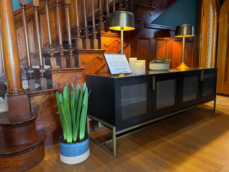 144 S 39th St, Omaha, NE for lease - Interior Photo - Image 2 of 7