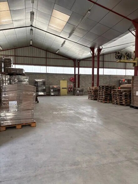 Industrial in Aouste-sur-Sye for sale - Building Photo - Image 3 of 6