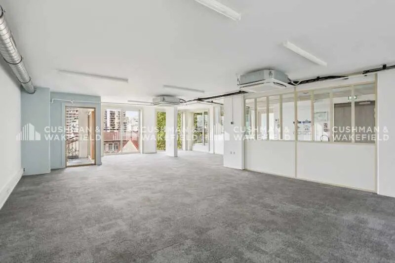 77 Rue Jean Bleuzen, Vanves for lease - Building Photo - Image 3 of 14