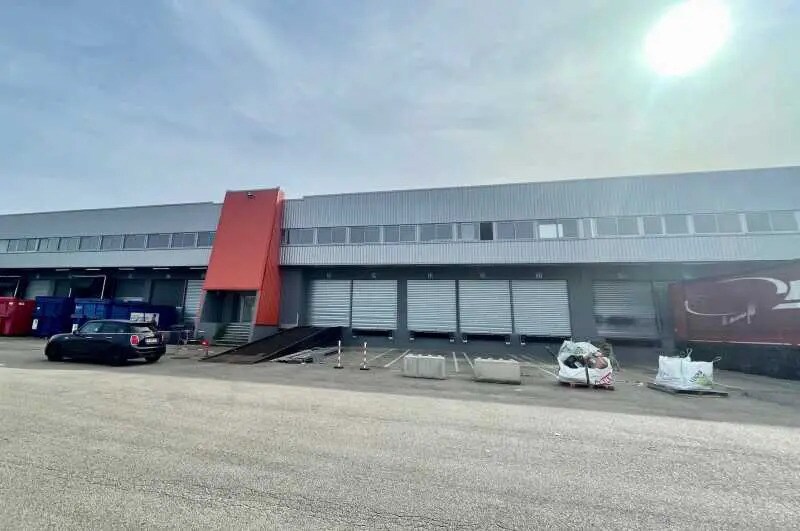 Industrial in Le Petit-Quevilly for lease - Building Photo - Image 1 of 5