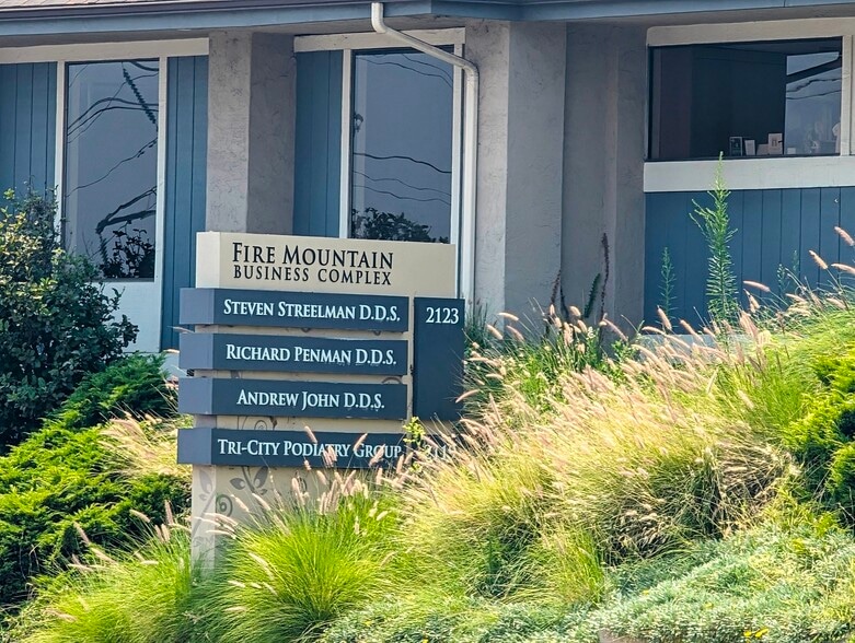 2119-2123 El Camino Real, Oceanside, CA for lease - Building Photo - Image 2 of 8