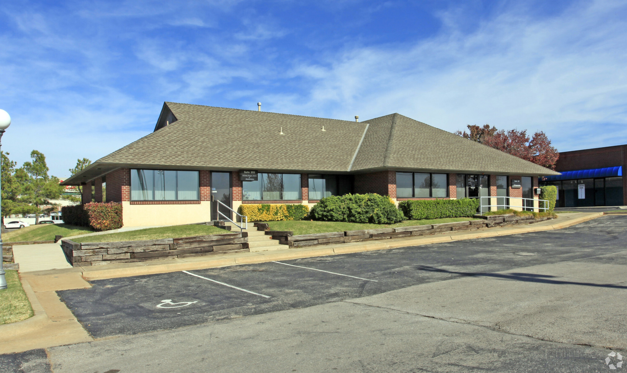 8827 E Reno Ave, Midwest City, OK for lease Primary Photo- Image 1 of 6