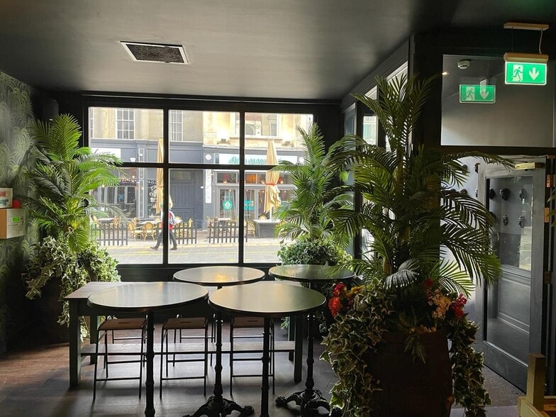 28 High St, Cardiff for lease - Building Photo - Image 3 of 5