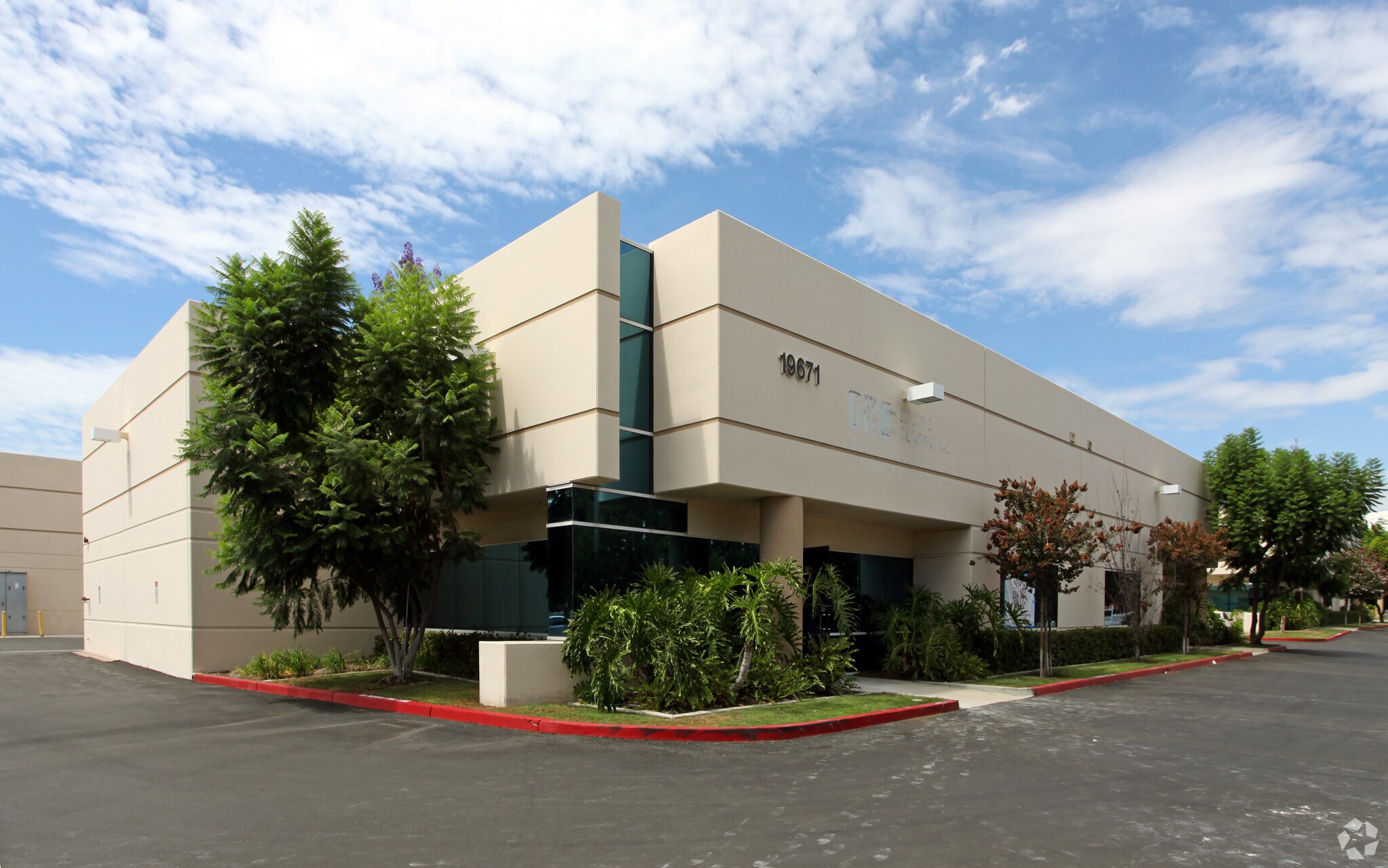 19671 Descartes, Foothill Ranch, CA for sale Primary Photo- Image 1 of 1