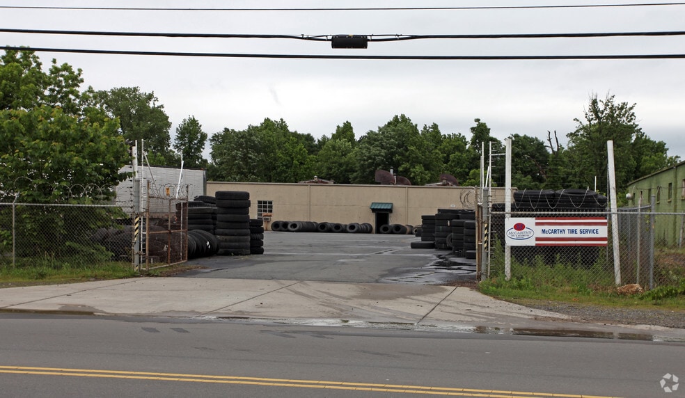 231 Atando Ave, Charlotte, NC for sale - Building Photo - Image 2 of 6