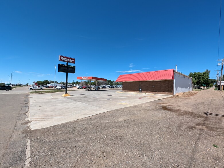 411 1st SW ave, Bowman, ND 58623 - Former Kum & Go Gas Station | LoopNet