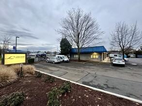 3263 Biddle Rd, Medford, OR for lease Building Photo- Image 1 of 43