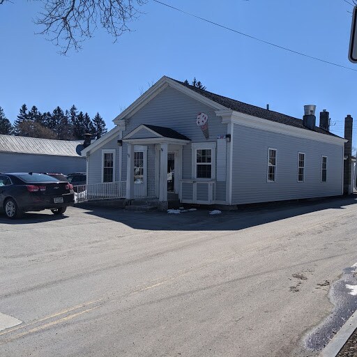 37 W Main St, Morrisville, NY 13408