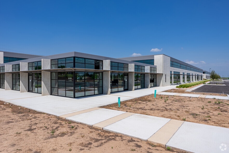 8000 Metropolis Dr, Austin, TX for lease - Building Photo - Image 2 of 4