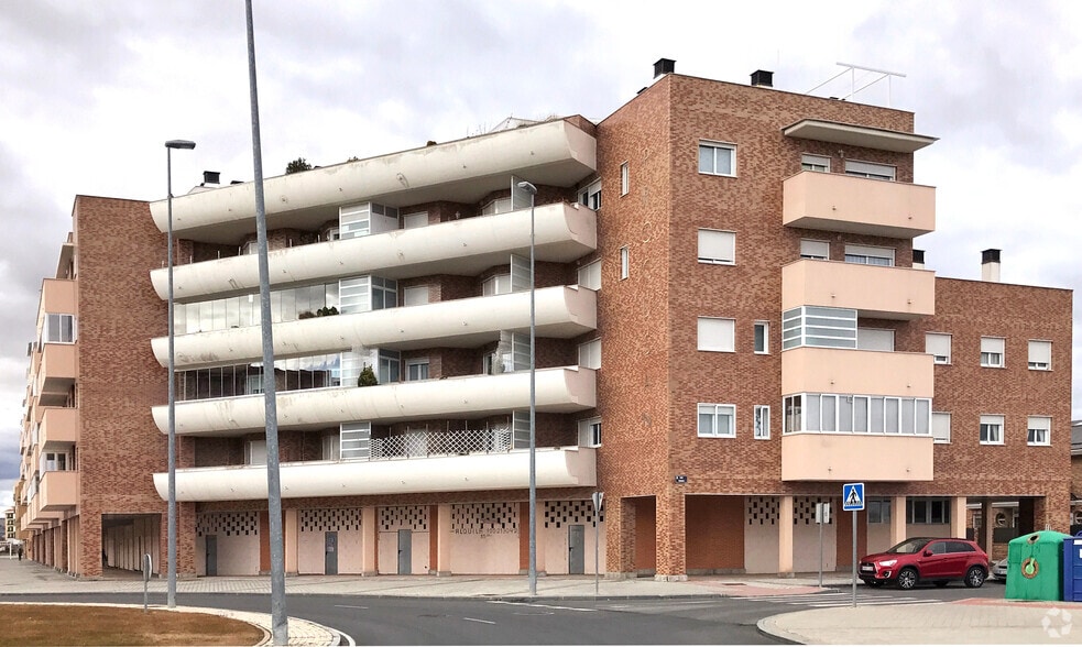Calle Lazarillo de Tormes, 6, Ávila, Ávila for lease - Building Photo - Image 2 of 2
