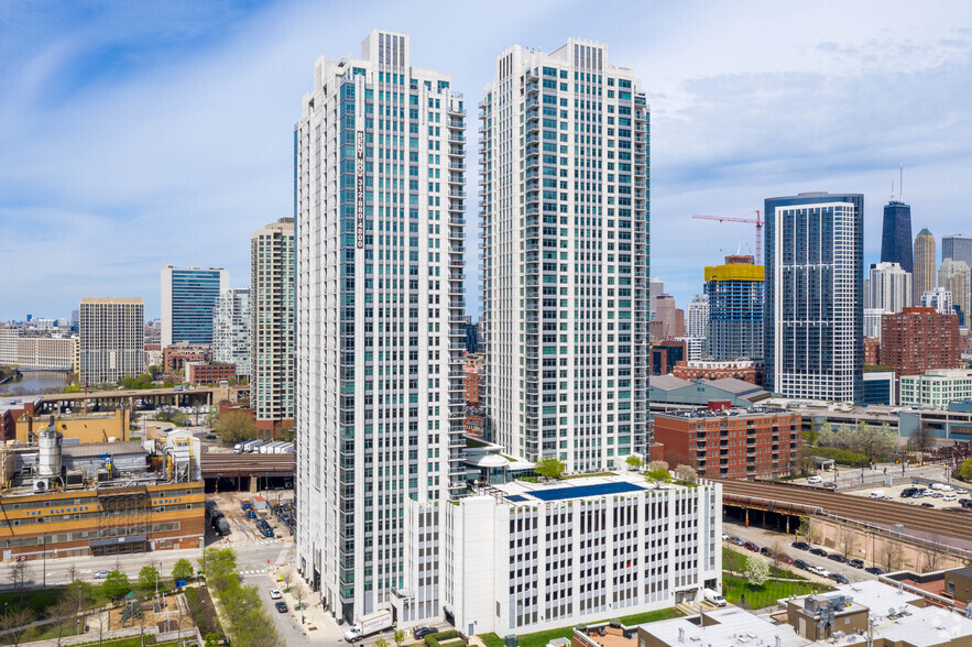 555 W Kinzie, Chicago, IL for sale - Building Photo - Image 1 of 1