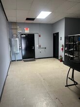 322-340 W Main St, Carpentersville, IL for lease Interior Photo- Image 2 of 14