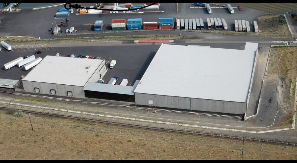 30900 Launch Ln, Umatilla, OR 97882