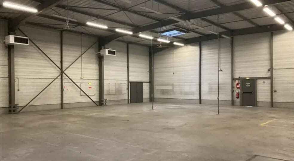 Industrial in Mitry-Mory for lease - Building Photo - Image 2 of 6