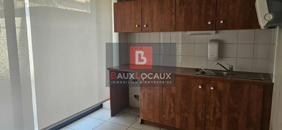 Retail in Carpentras for lease - Interior Photo - Image 3 of 3