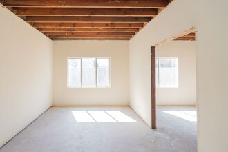 1260 Marshall St, Redwood City, CA for lease Interior Photo- Image 2 of 6