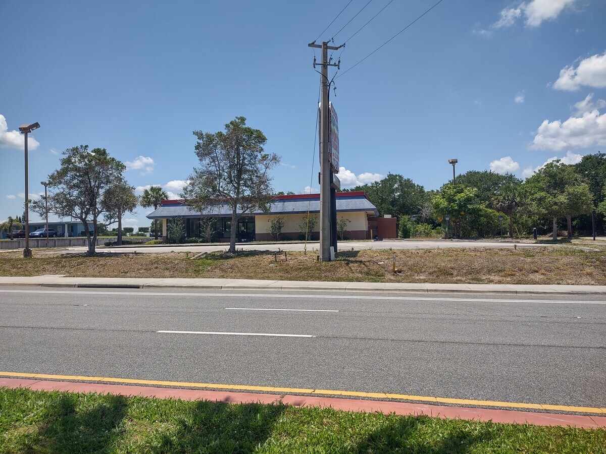 909 N Cocoa Blvd, Cocoa, FL 32922