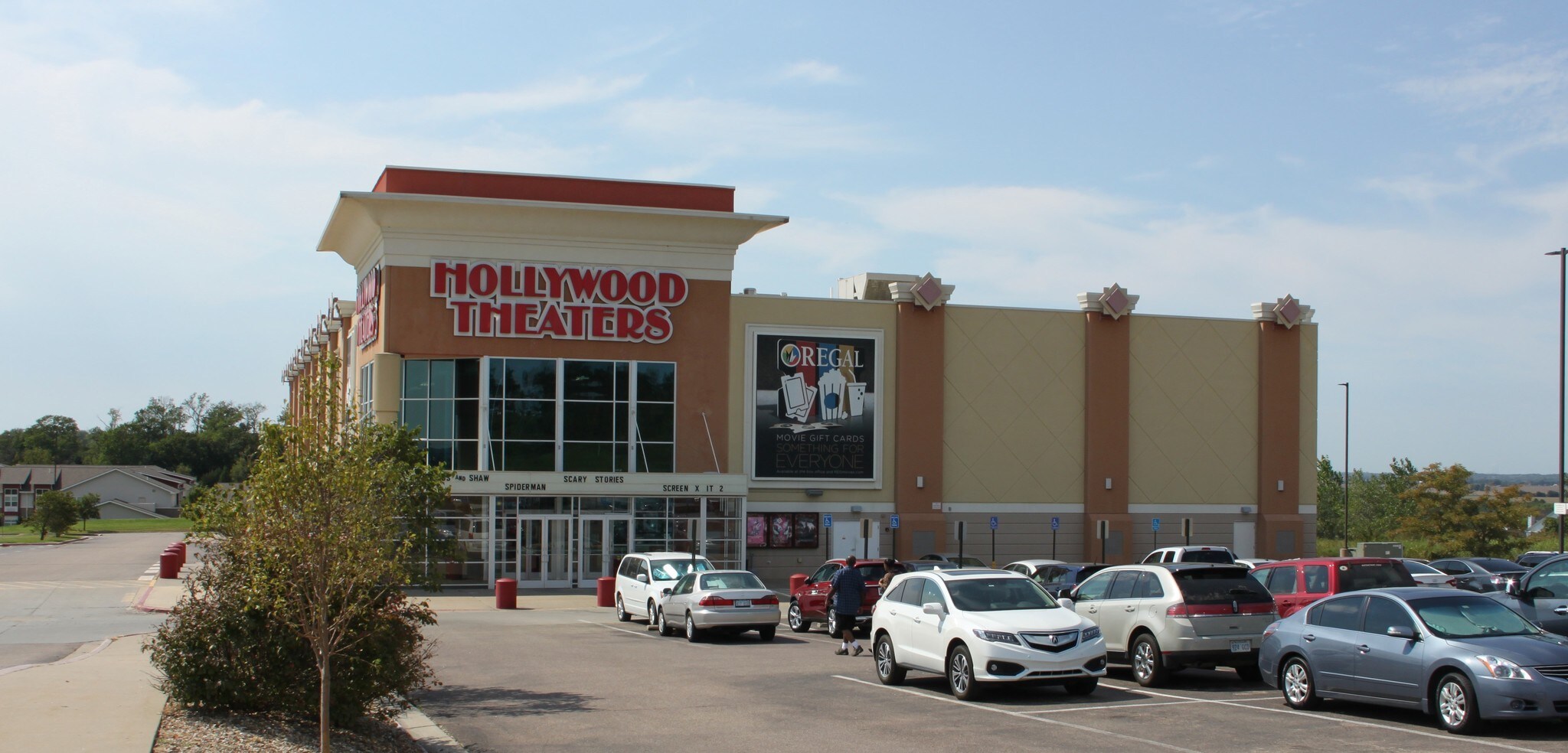 6200 SW 6th Ave, Topeka, KS 66615 Hollywood Theaters