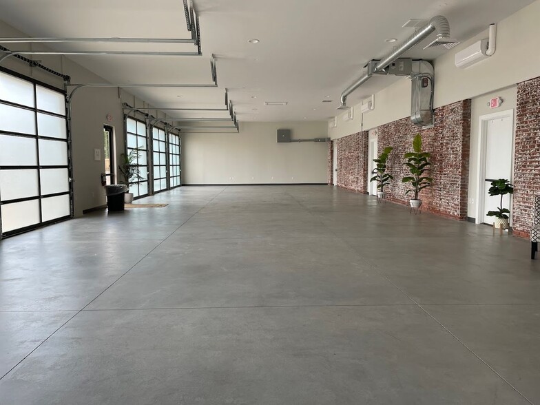 5025 E Kellogg Dr, Wichita, KS for sale - Interior Photo - Image 3 of 6